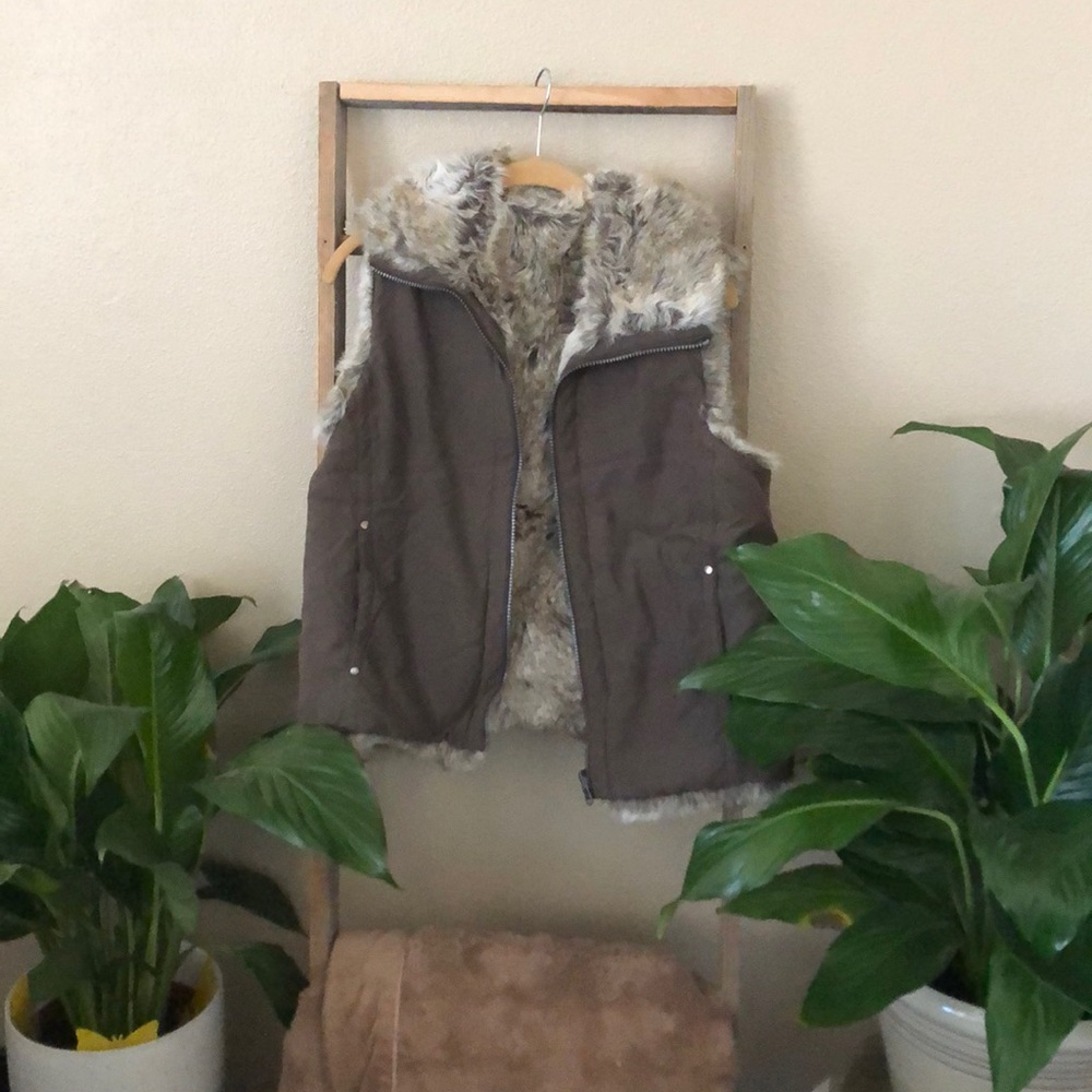 Fur vest